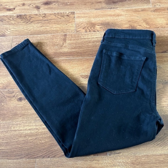 Old Navy Black Skinny Jeans High-rise Super Skinny in size 12 - Picture 1 of 4